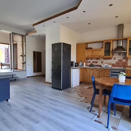 Spacious Condo 5 Min To Jurmala Beach Ngoại thất bức ảnh